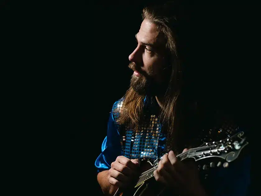photo of mandolinist Jacob Jolliff